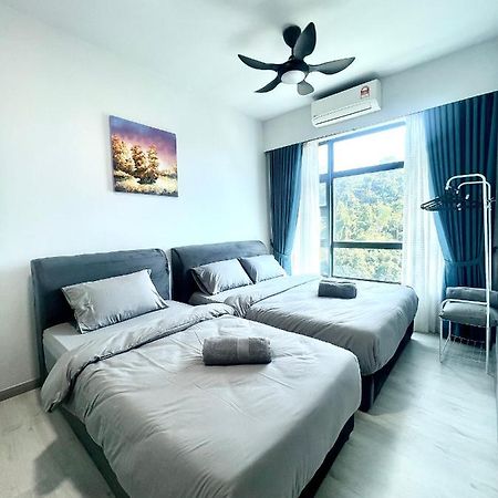 Botiza Suites At Jesselton Quay Кота-Кинабалу Экстерьер фото