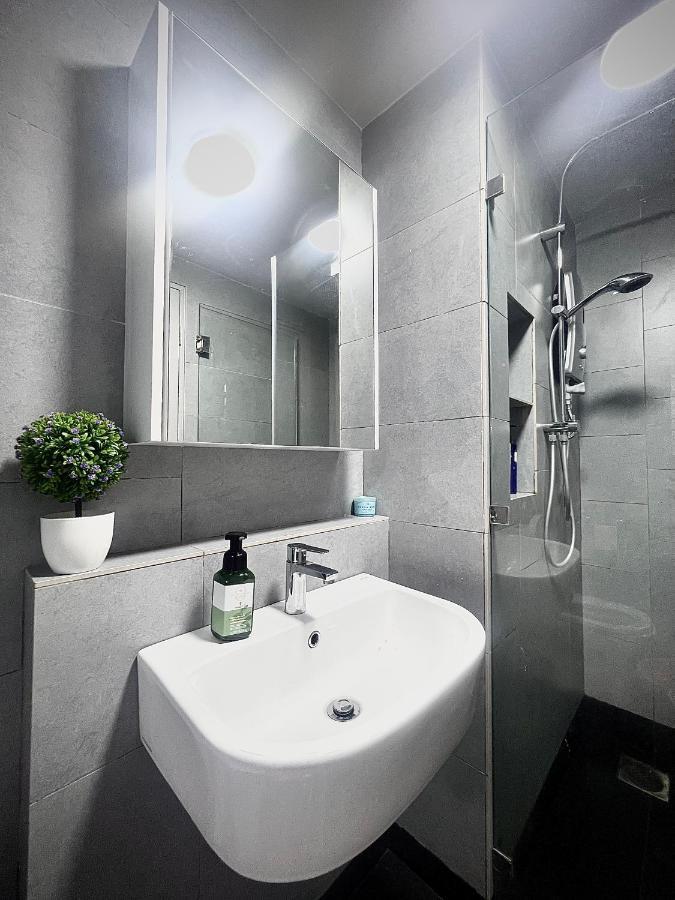 Botiza Suites At Jesselton Quay Кота-Кинабалу Экстерьер фото