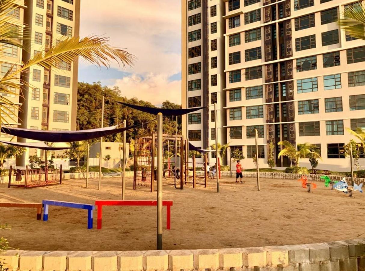 Botiza Suites At Jesselton Quay Кота-Кинабалу Экстерьер фото